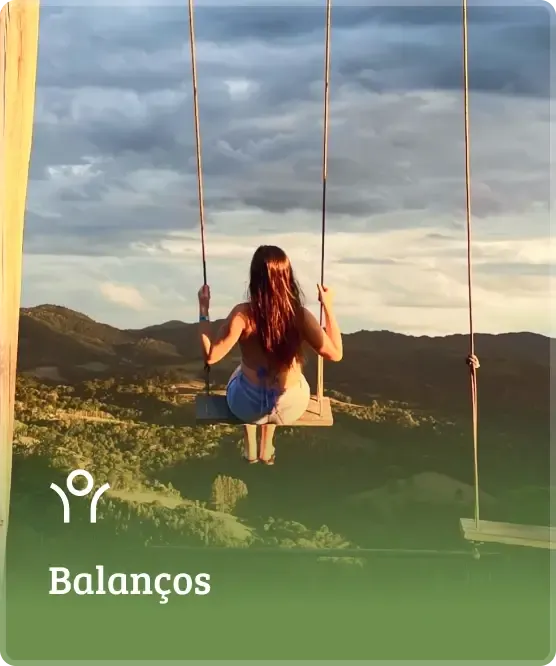 Balanços do Infinito com vista para a serra